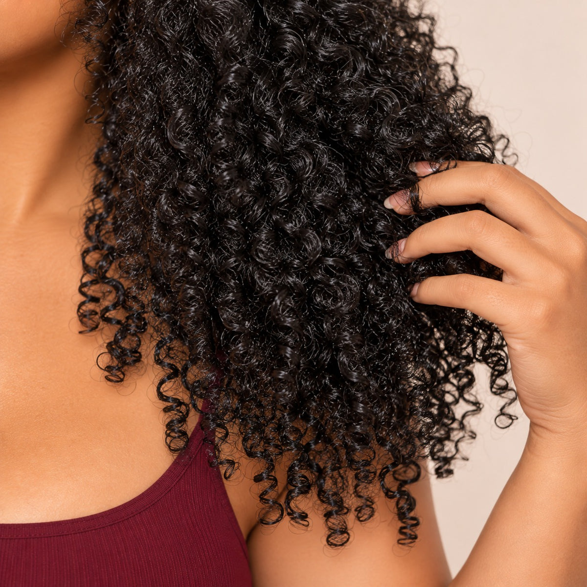 Perruque V-part kinky curly – texture