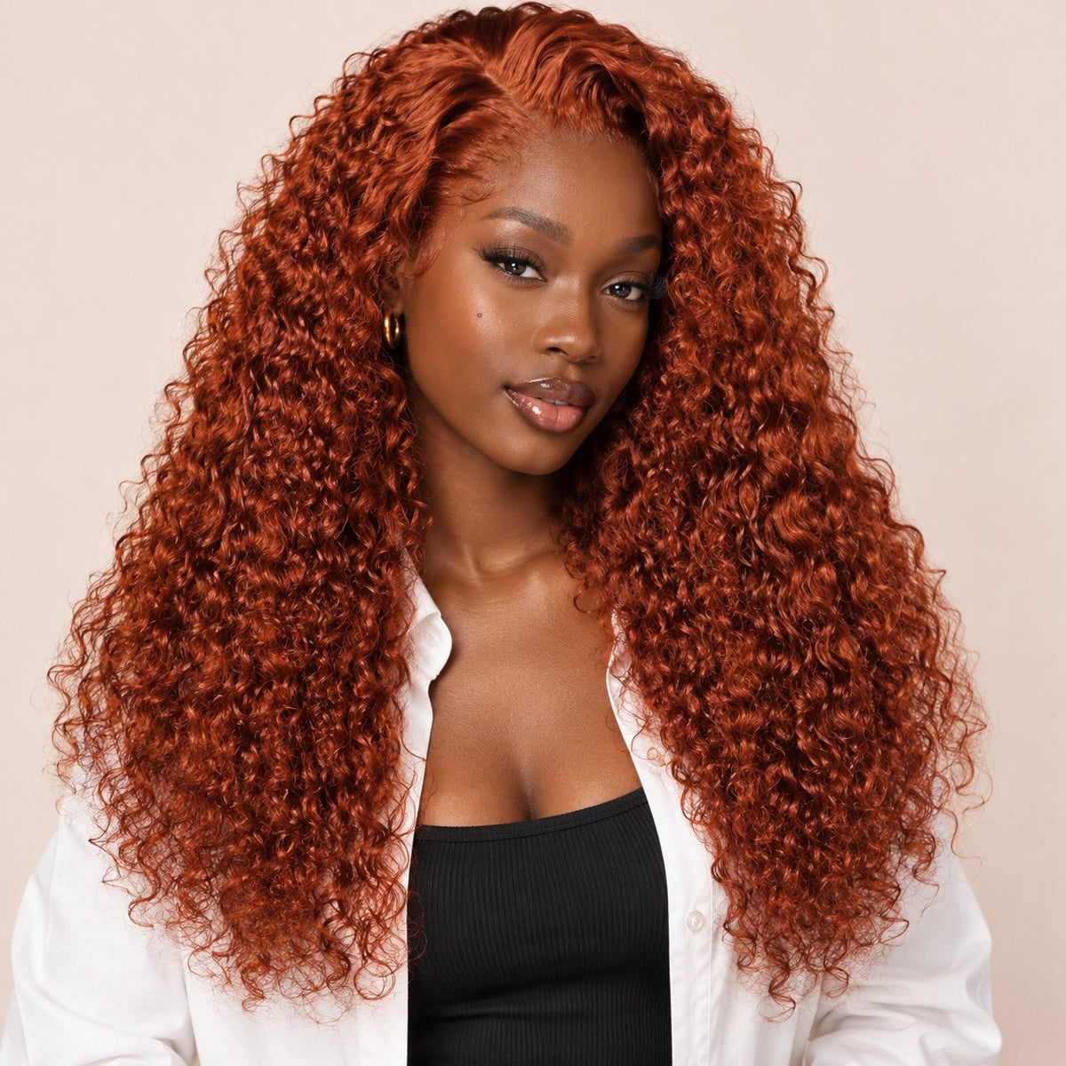 Perruque rousse bouclée ginger – portrait