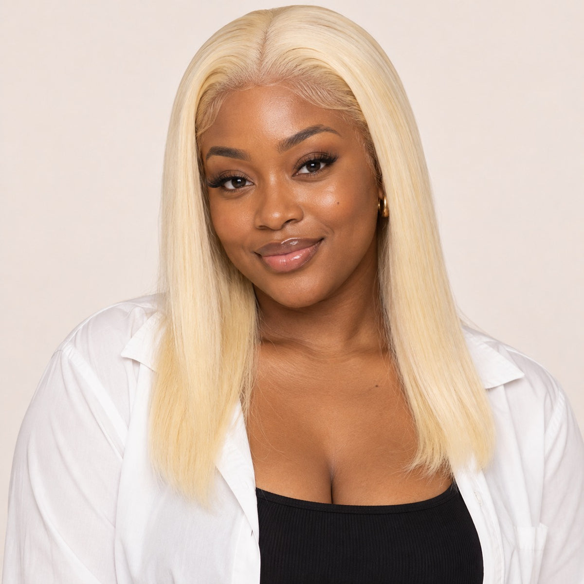 Perruque lace front blonde lisse longue – portrait