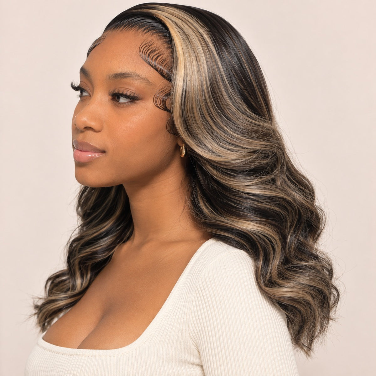 Perruque lace front body wave mèches blond miel – profil