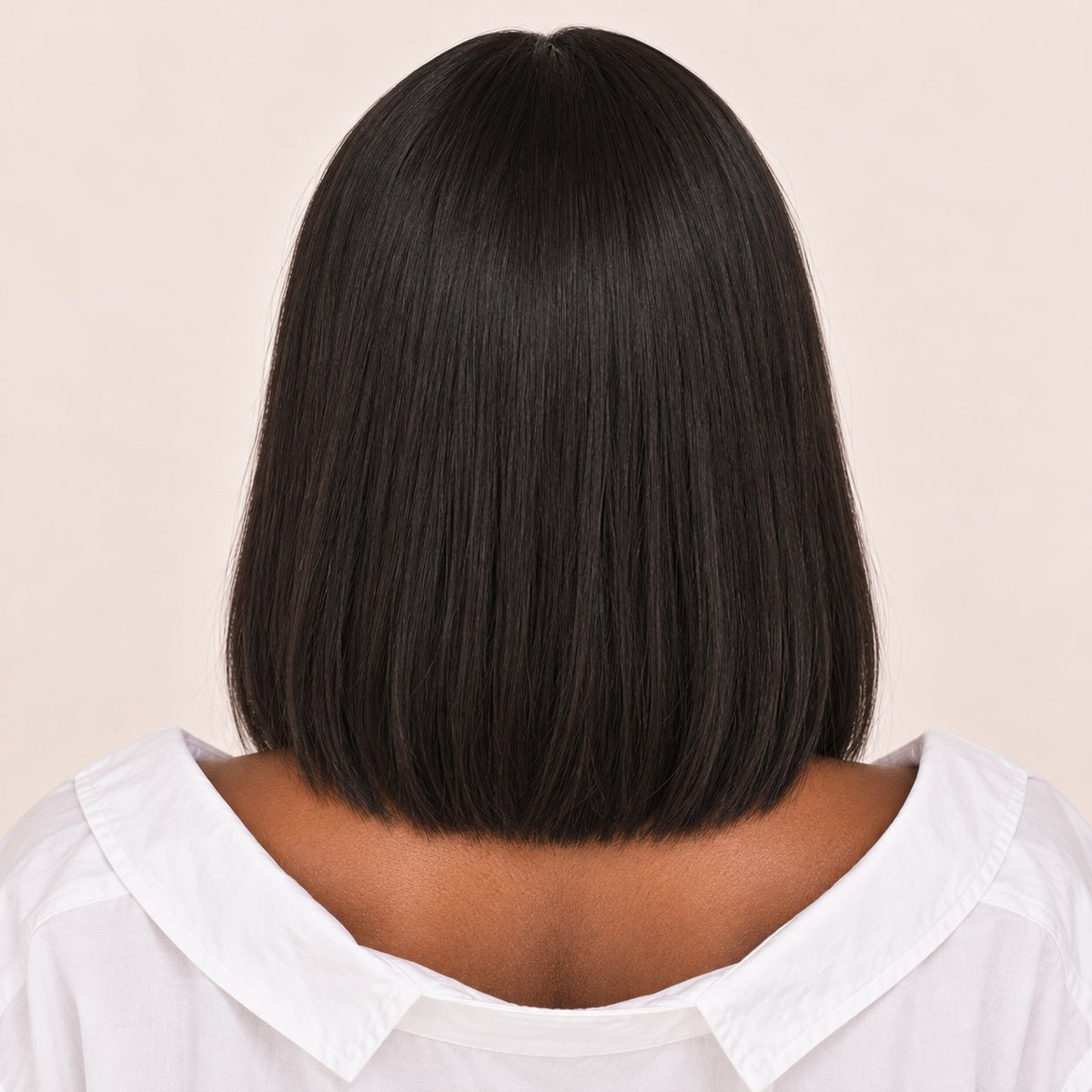 Perruque carré lisse densité 330 % – de dos