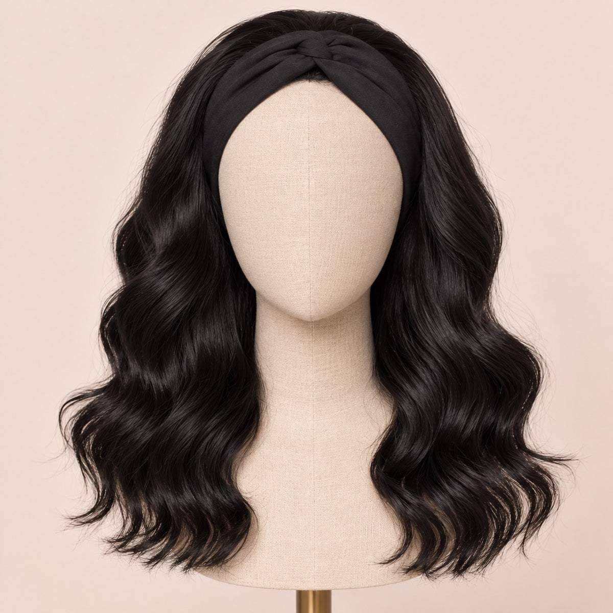 Perruque bandeau body wave – sur tête de mannequin