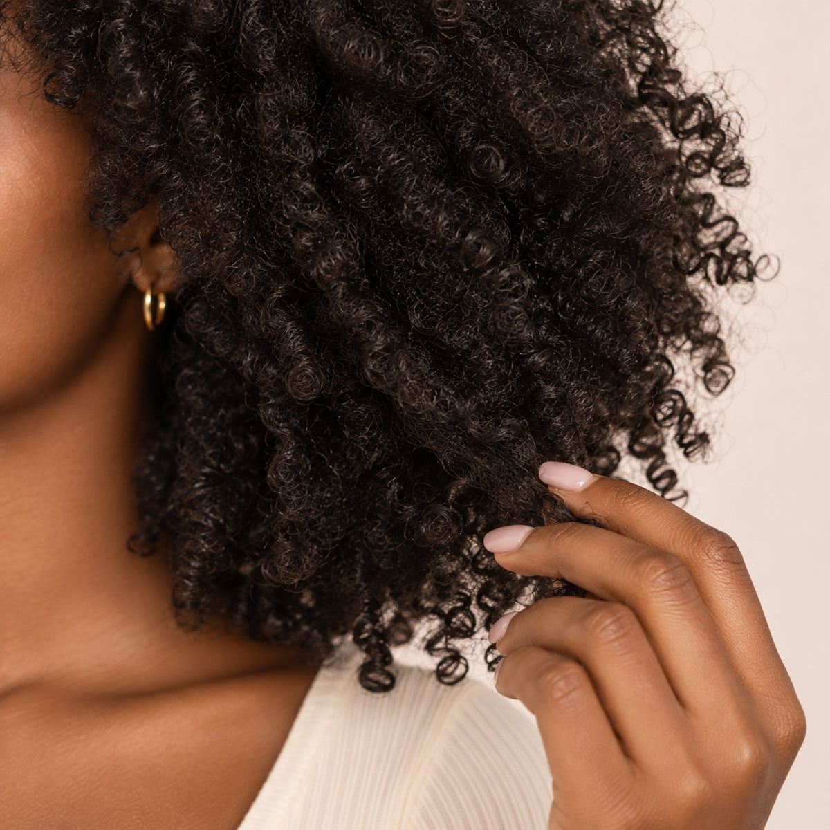 Perruque afro courte kinky curly sans colle – texture