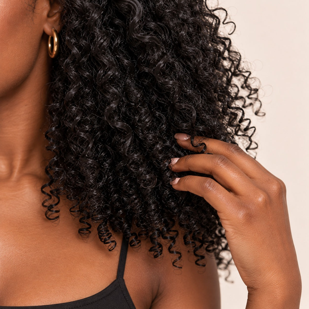 Perruque bandeau afro bouclée – texture