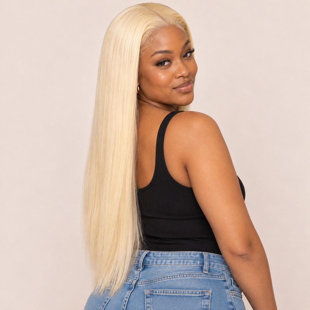 Perruque lace front blonde lisse longue – longueur maximale 30 pouces (76 cm), vue de dos